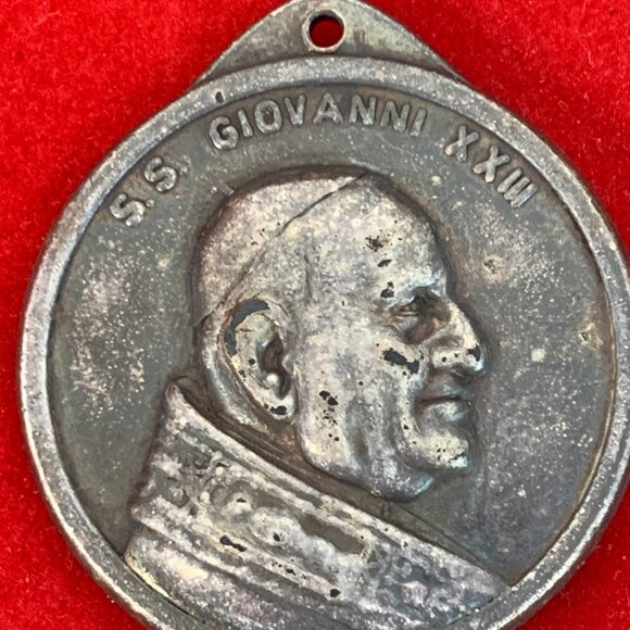 Vintage St. Christopher Protect Us & S.S. Giovanni XXIII Italy Silver Pendant - Picture 2 of 9